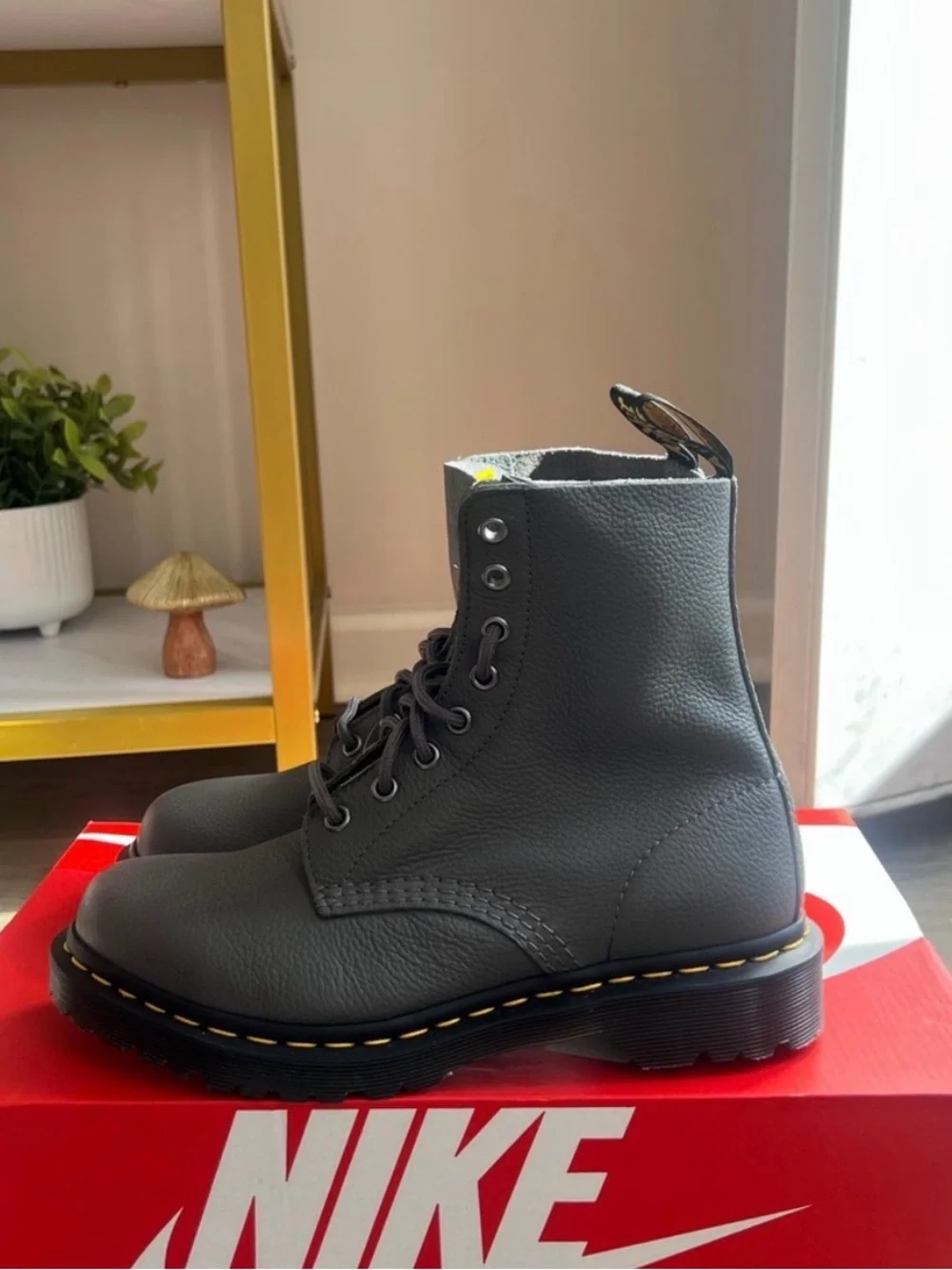 Dr. Martens 1460 Leather Grey Size 7